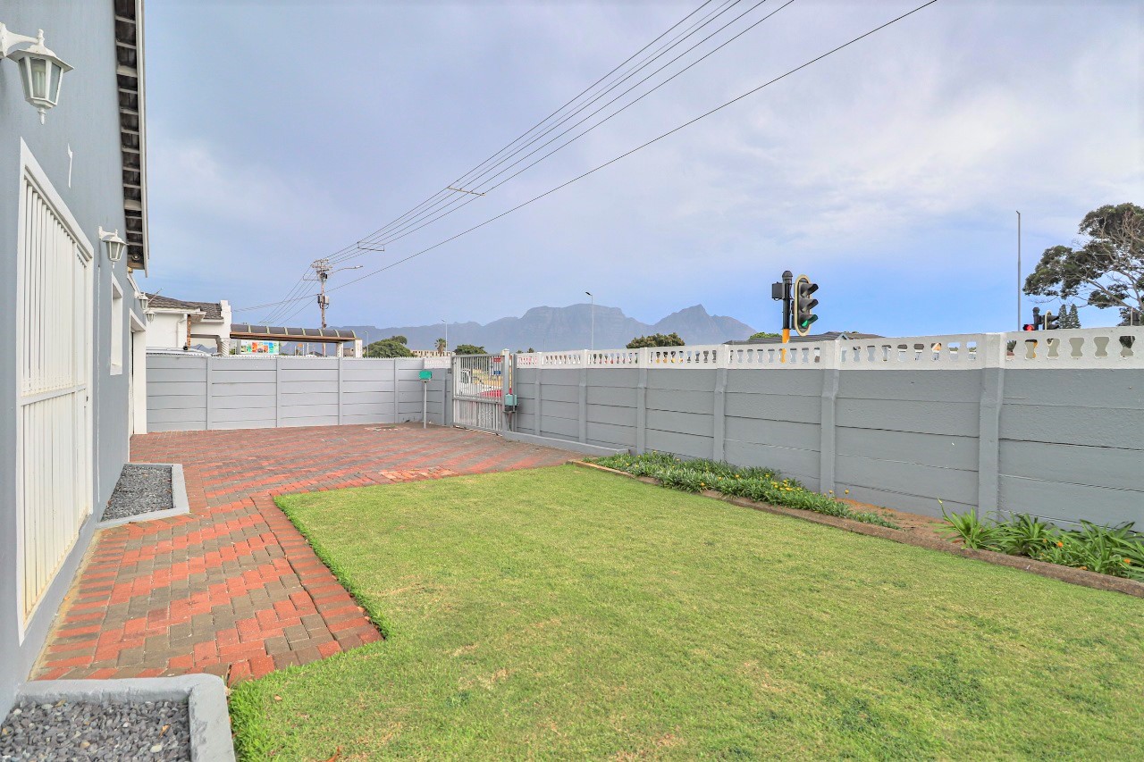 3 Bedroom Property for Sale in Wetton Western Cape